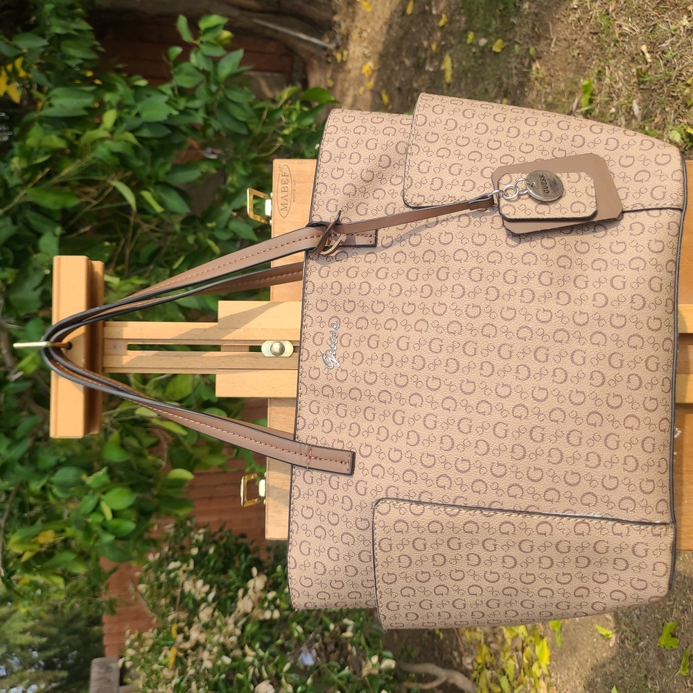 Guess Tote